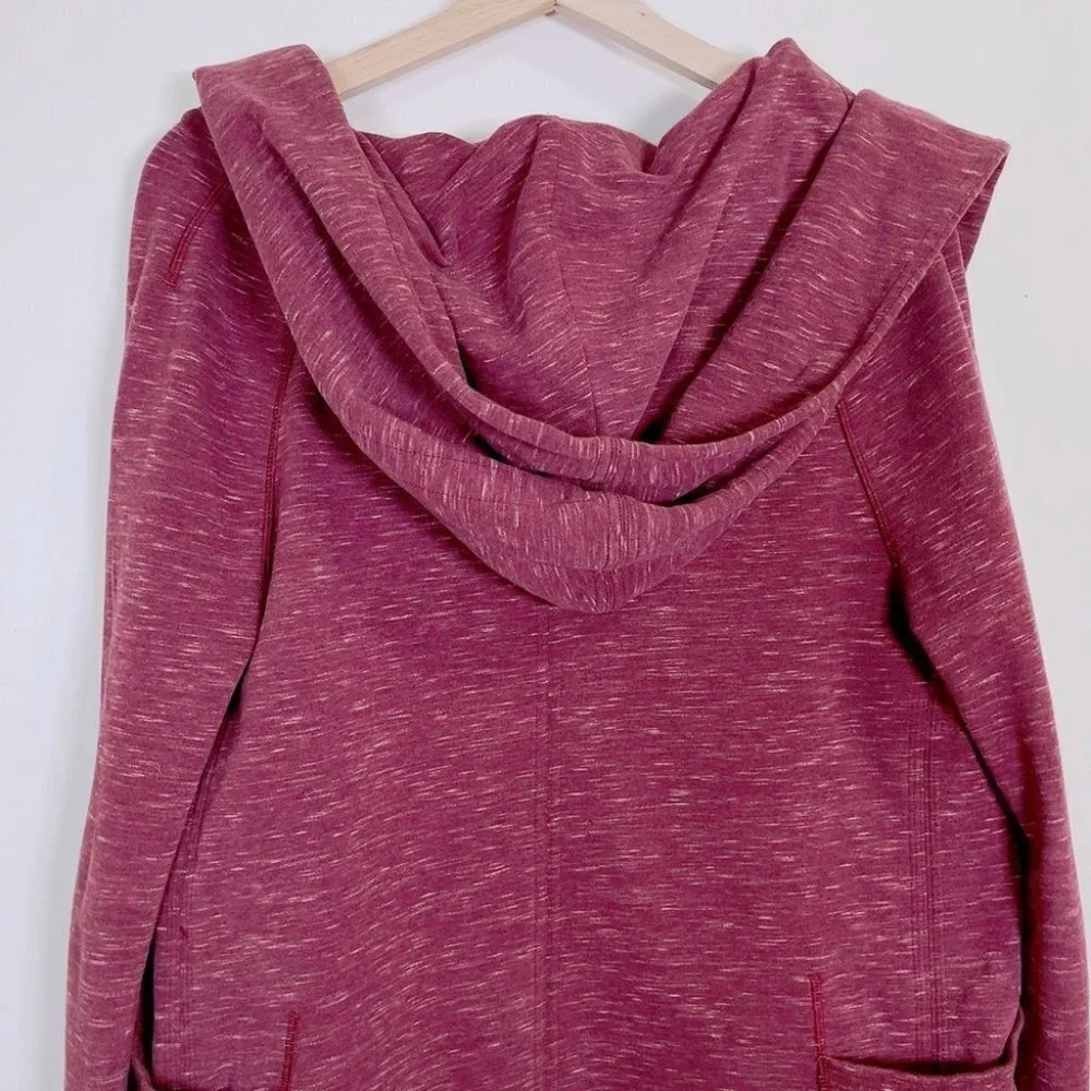 LULULEMON | FIND YOUR CENTRE WRAP IN RUST BERRY - Picture 13 of 16